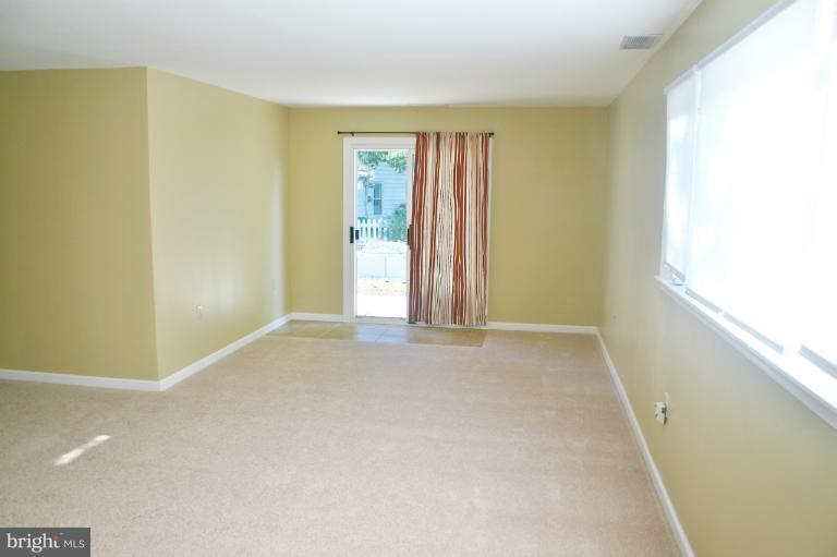 7162 Fairbrook Road Windsor Mill, MD 21244 - Photo 16 of 30 Living Room