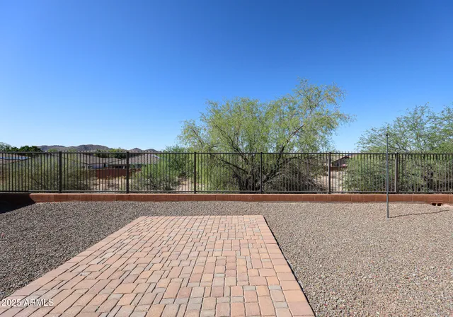 $2,600 | 9121 West Plum Road, Peoria, AZ 85383