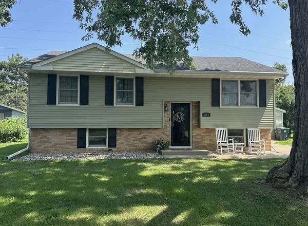 $325,000 | 3167 31st Street South, La Crosse, WI 54601
