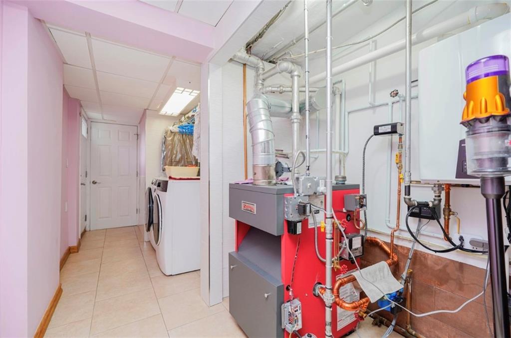 2623 Ave Y Brooklyn, NY 11235 - Photo 29 of 35 a view of walk in closet