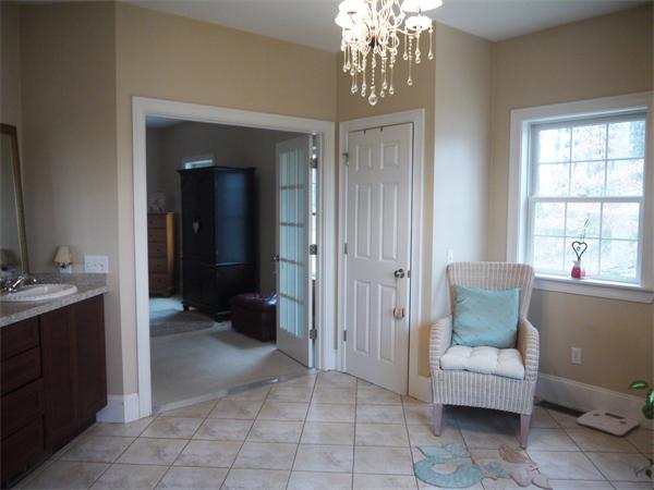 222 Bolton Road Lancaster, MA 01523 - Photo 5 of 27 Gallery Image 5