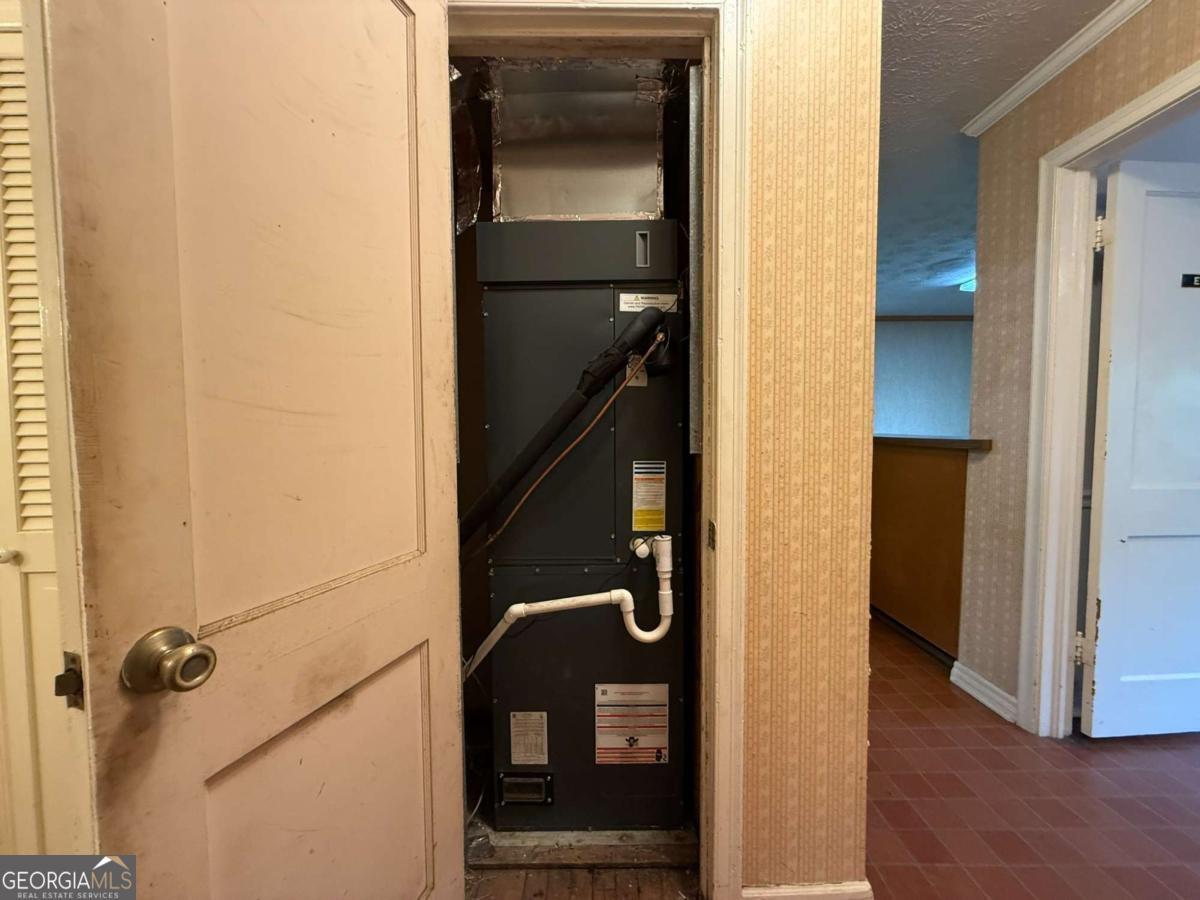 109 Vernon Street Dublin, GA 31021 - Photo 40 of 48 a picture of a bathroom