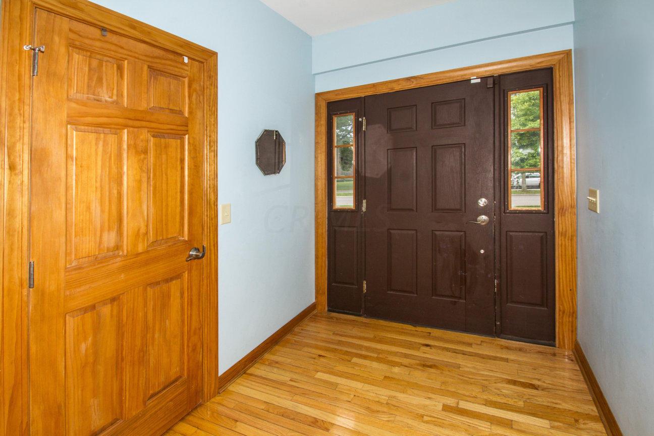 2592 Bexley Park Road Columbus, OH 43209 - Photo 3 of 43