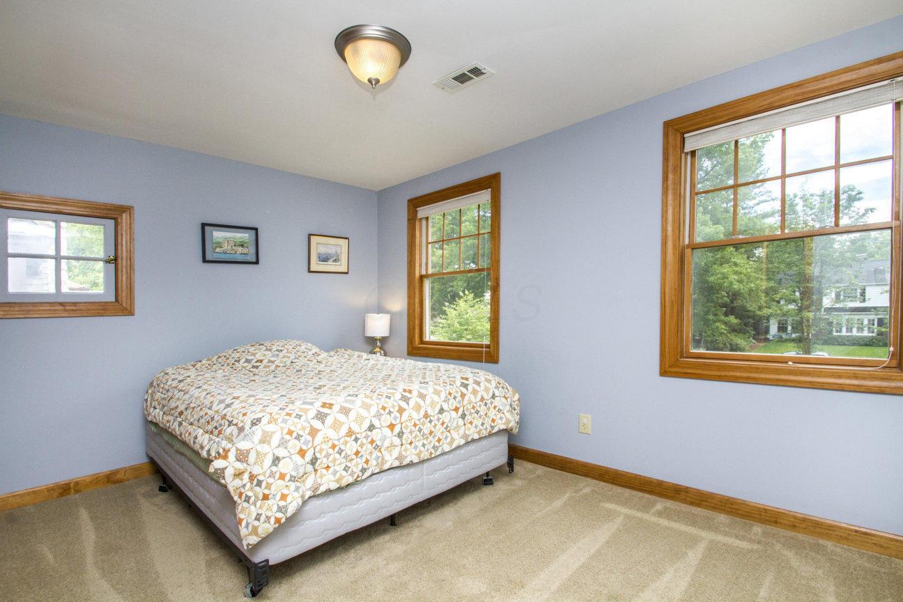 2592 Bexley Park Road Columbus, OH 43209 - Photo 34 of 43