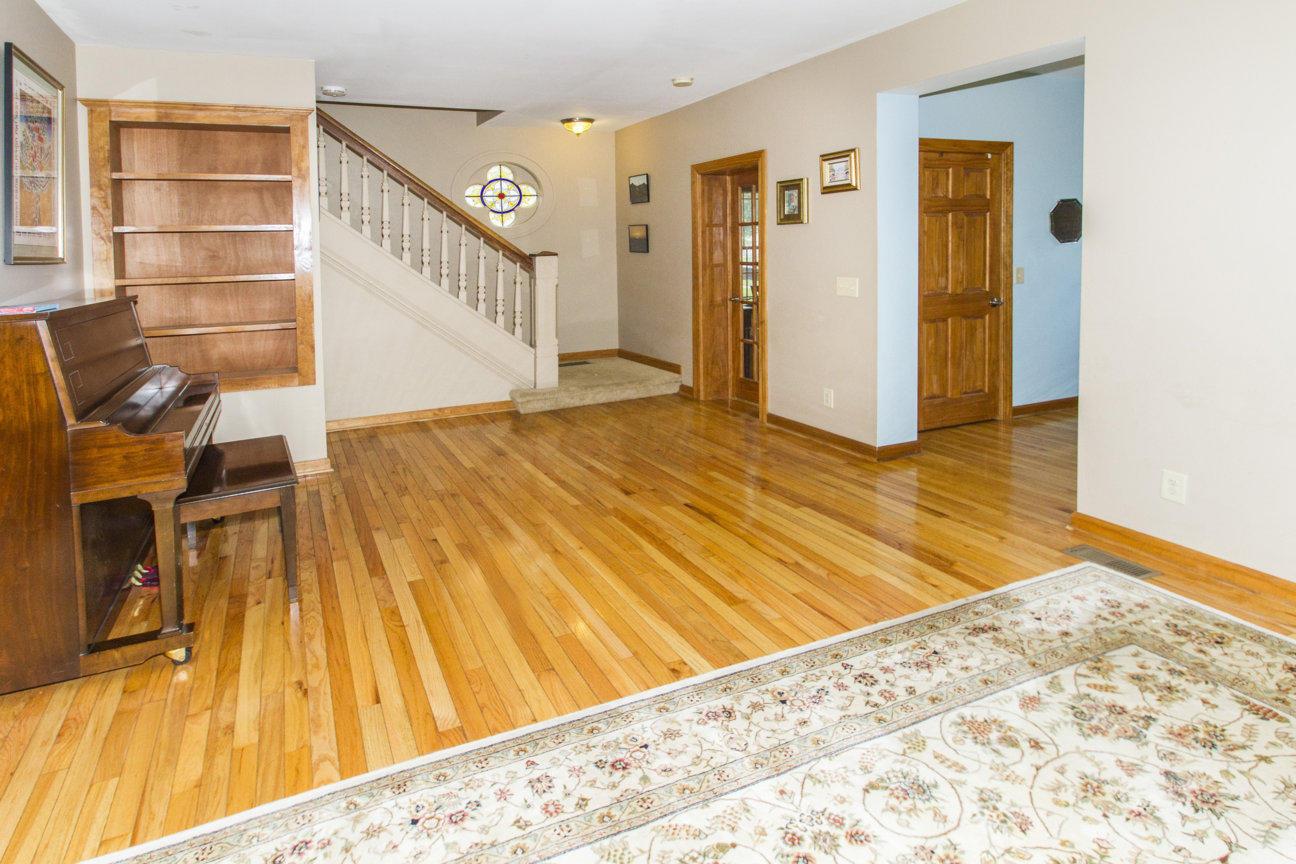 2592 Bexley Park Road Columbus, OH 43209 - Photo 5 of 43