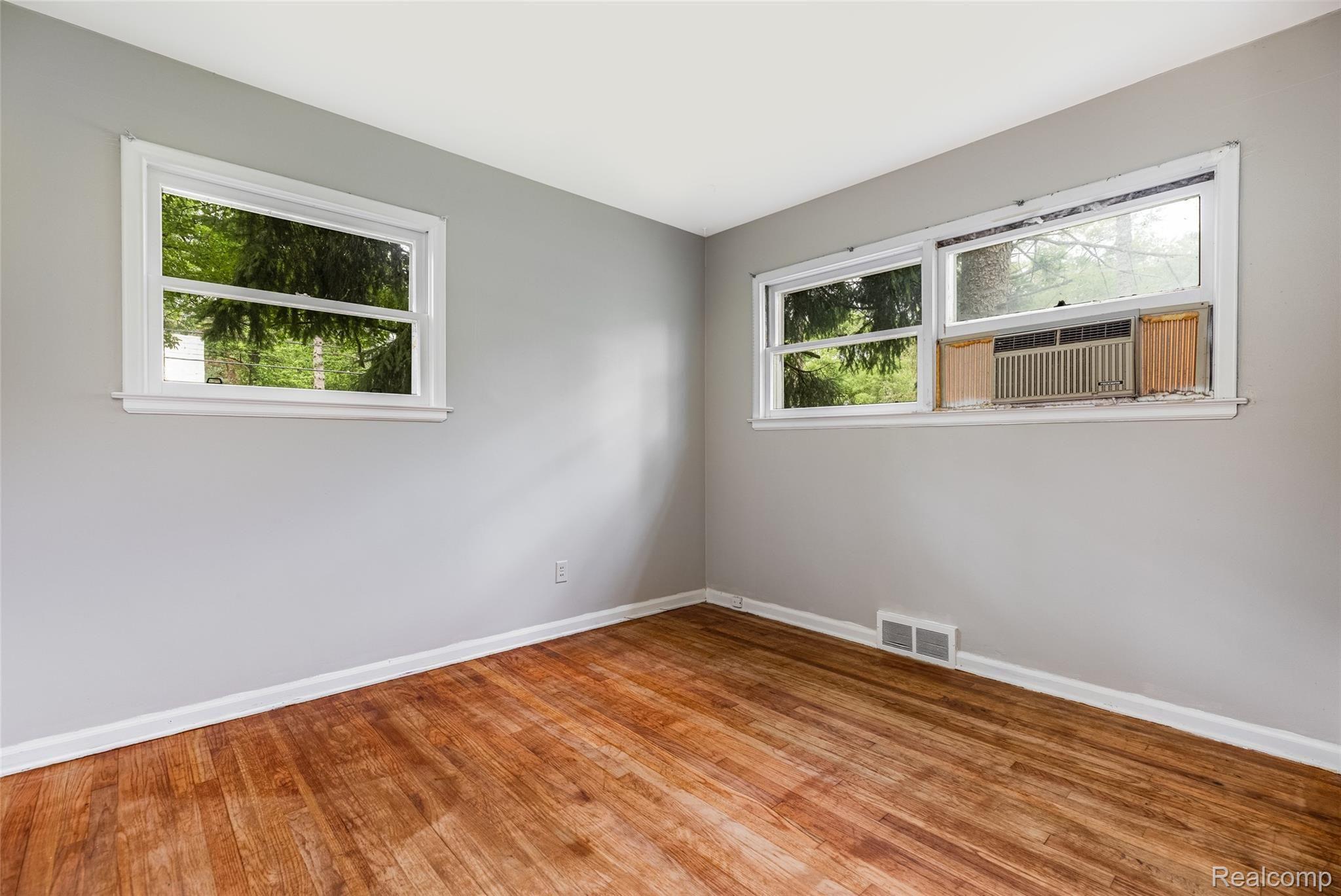 19475 Midway Road Southfield, MI 48075 - Photo 24 of 25 24.Bedroom4