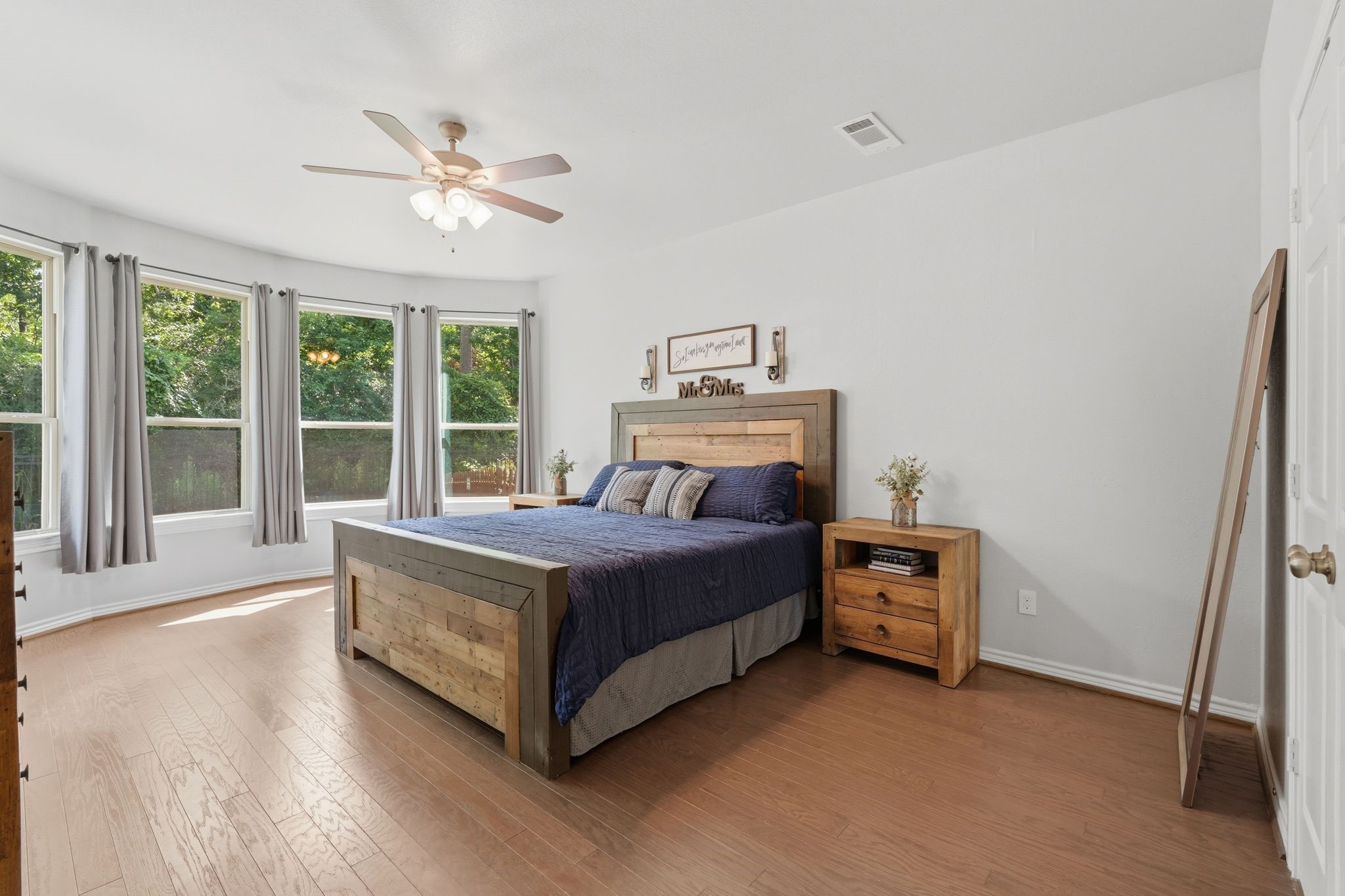 4337 Heavenly Woods Dr Spring Spring, TX 77386 - Photo 14 of 38 Primary bedroom has a beautiful bay window overlooking the backyard.