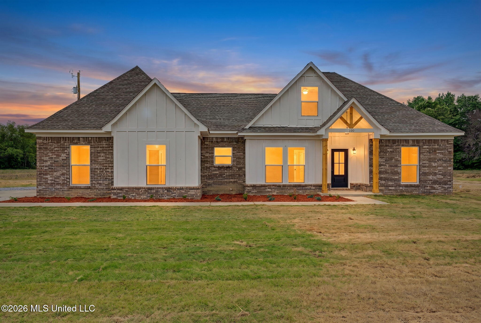 595 Old Memphis Oxford Road Coldwater, MS 38618 - Photo 1 of 36 1-web-or-mls-130 Rowell Rd 0 -Twilight 1