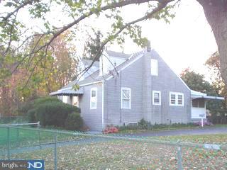 3260 Quakerbridge Road Trenton, NJ 08619 - Photo 1 of 6