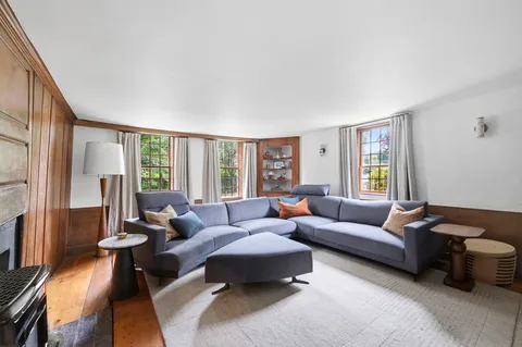 $2,285,000 | 126 South Street, Hingham, MA 02043