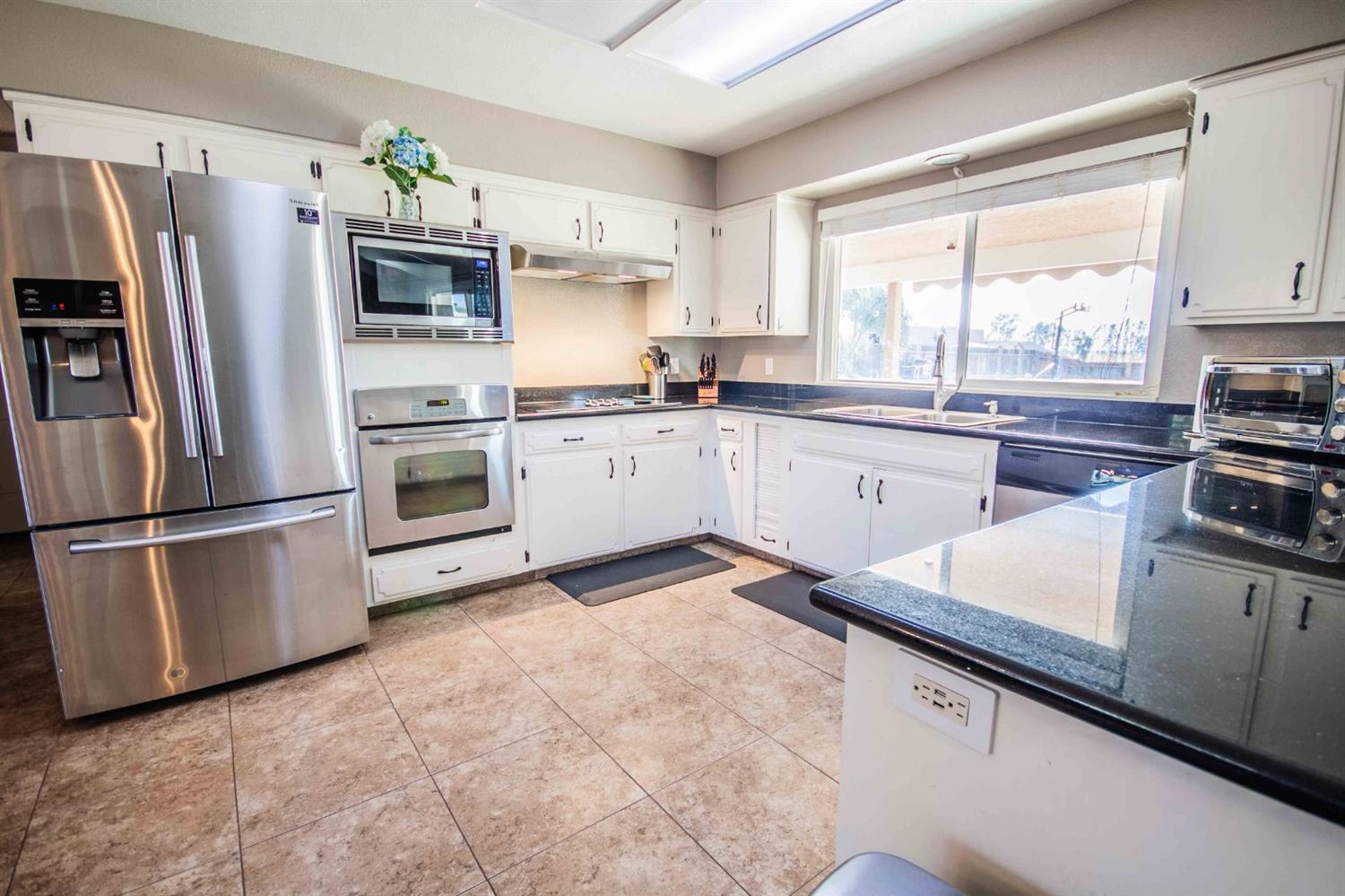 14556 Brookhill Road Madera, CA 93636 - Photo 12 of 45 Gallery Image 12