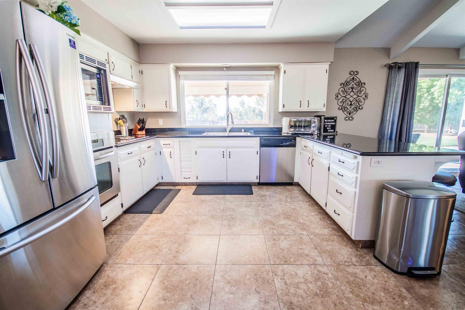 14556 Brookhill Road Madera, CA 93636 - Photo 13 of 45 Gallery Image 13