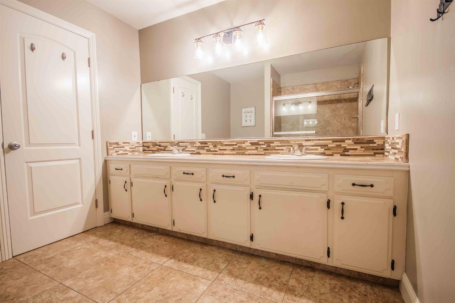 14556 Brookhill Road Madera, CA 93636 - Photo 19 of 45 Gallery Image 19