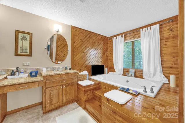 $575,000 | 9526 Goldsmith Lane, Mint Hill, NC 28227