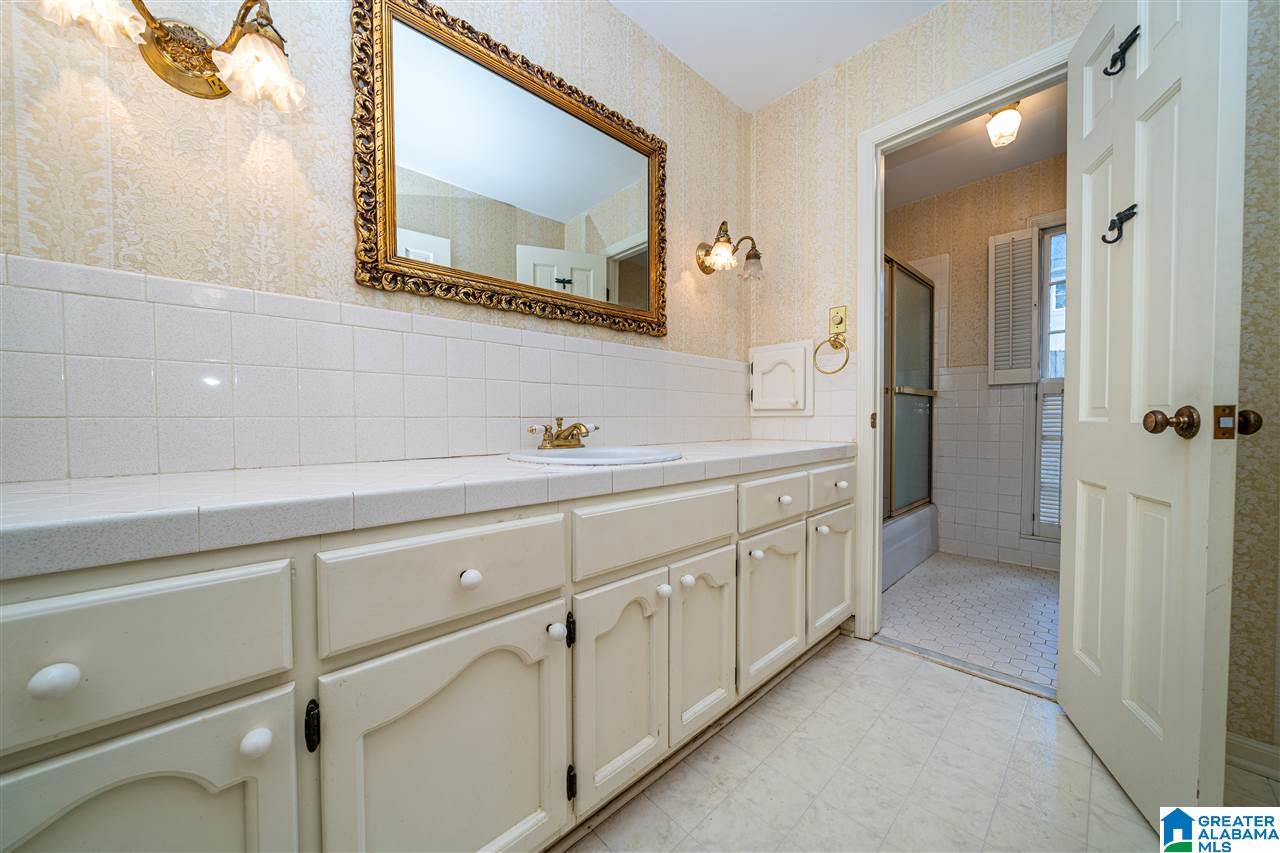 3872 Spring Valley Road Birmingham, AL 35223 - Photo 20 of 42