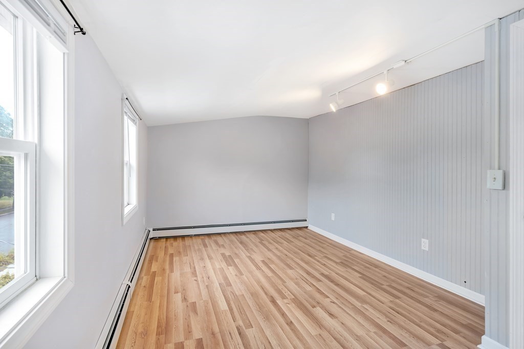 24 Hartford Road Worcester, MA 01606 - Photo 19 of 26 Gallery Image 19