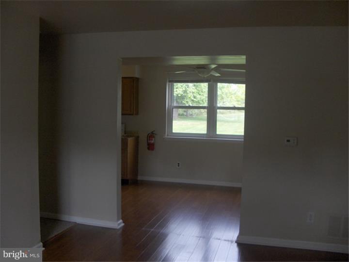 56 Forge Road Medford, NJ 08055 - Photo 10 of 25 Living Room