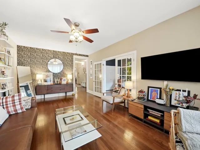 $375,000 | 2956 North Clark Street, Unit 2, Chicago, IL 60657