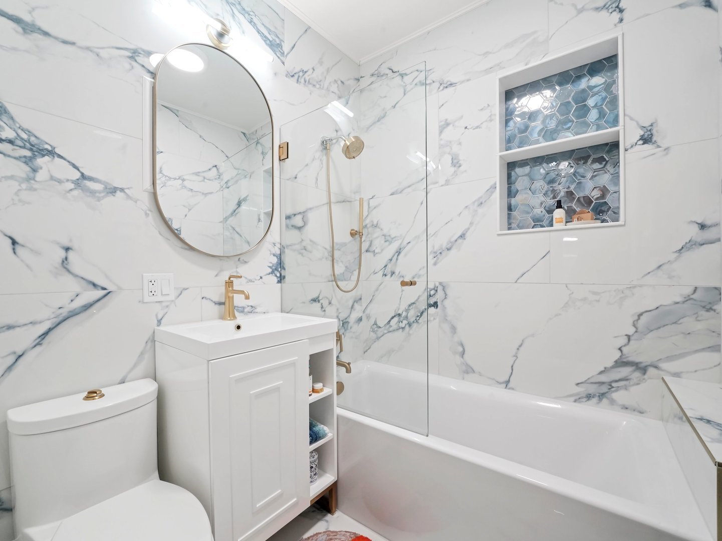 2956 North Clark Street, Unit 2 Chicago, IL 60657 - Photo 8 of 21