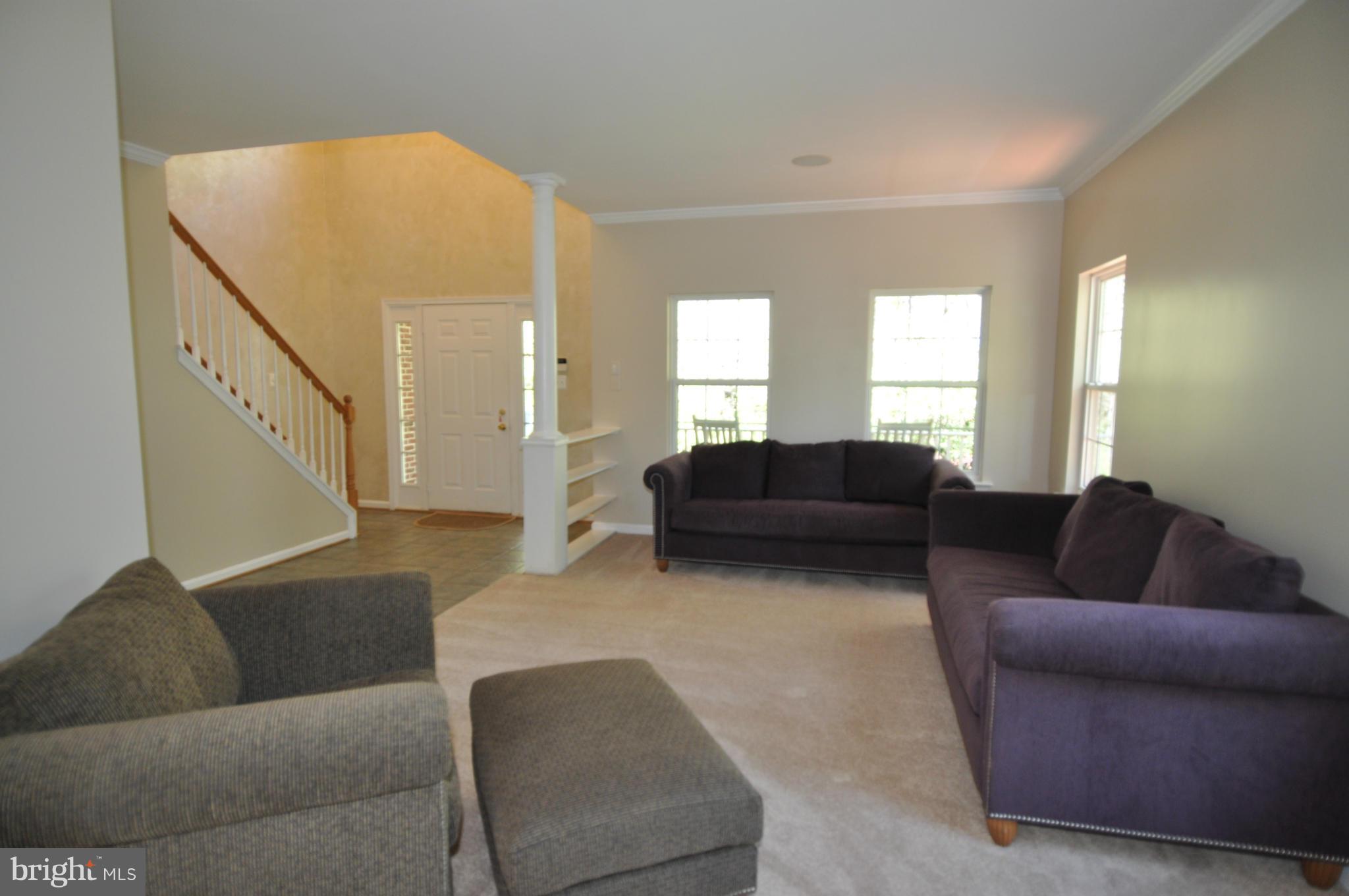 11594 Game Preserve Road Gaithersburg, MD 20878 - Photo 6 of 30 Living Room