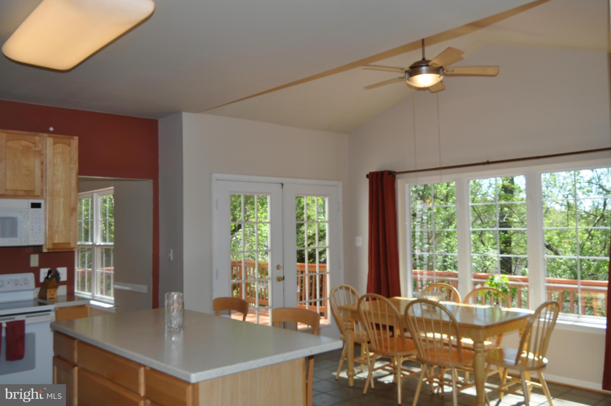 11594 Game Preserve Road Gaithersburg, MD 20878 - Photo 9 of 30 Breakfast Nook