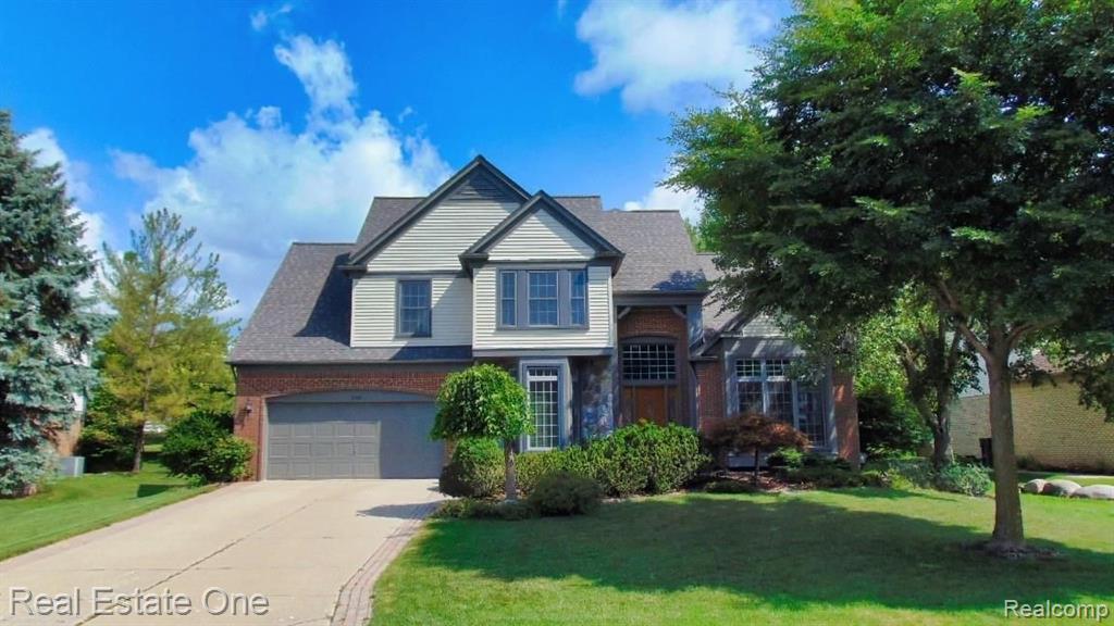 2458 Pleasant View Drive Rochester Hills, MI 48306 - Photo 1 of 68
