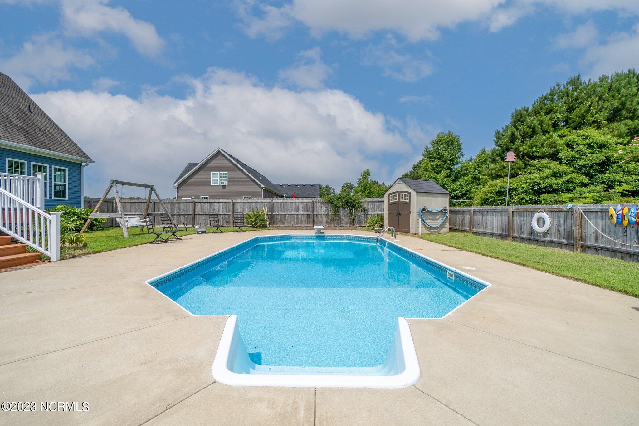 134 Elliott Road Aydlett, NC 27916 - Photo 30 of 37 Pool view 3