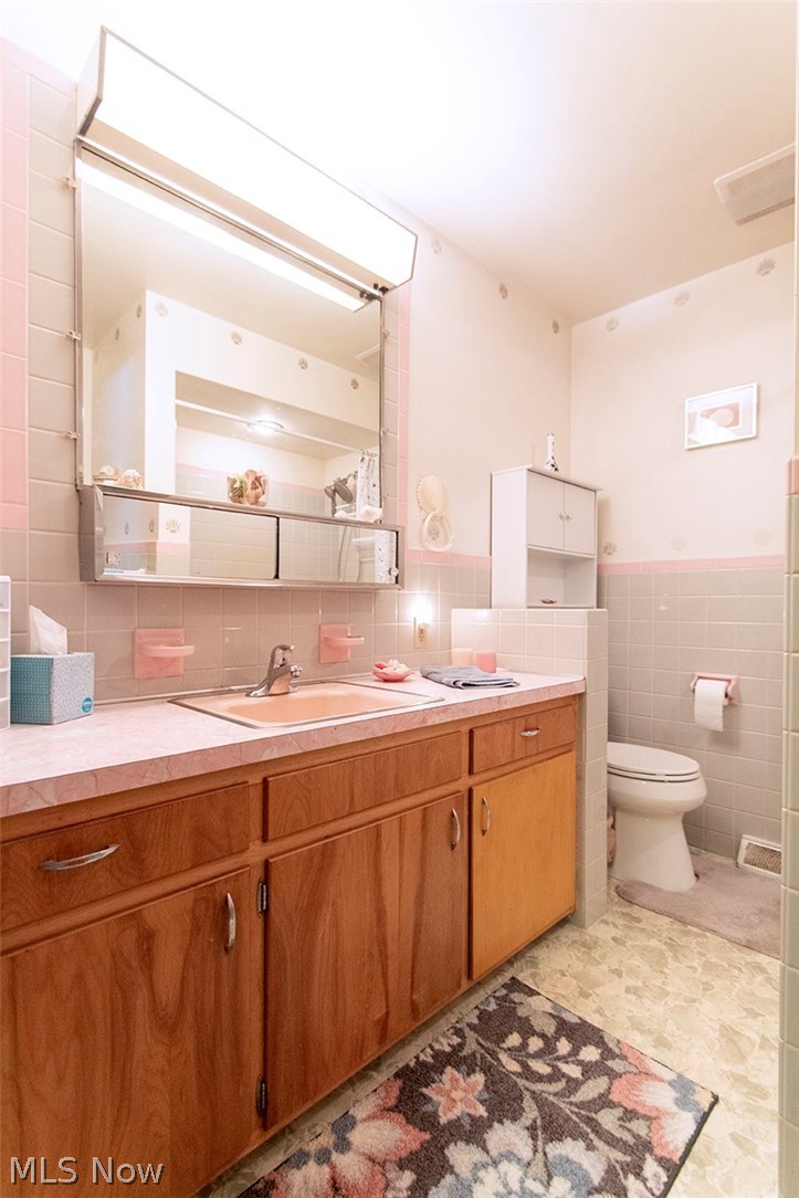 1029 Oak Tree Road Akron, OH 44320 - Photo 16 of 30