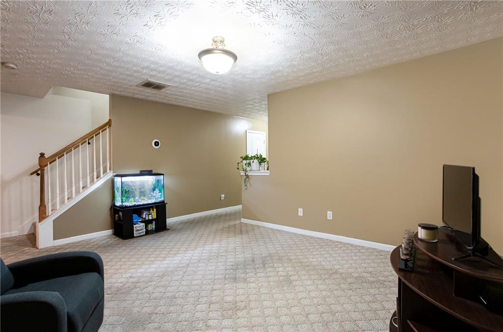 690 Georgetown Lane Jonesboro, GA 30236 - Photo 11 of 30 a view of a livingroom with furniture