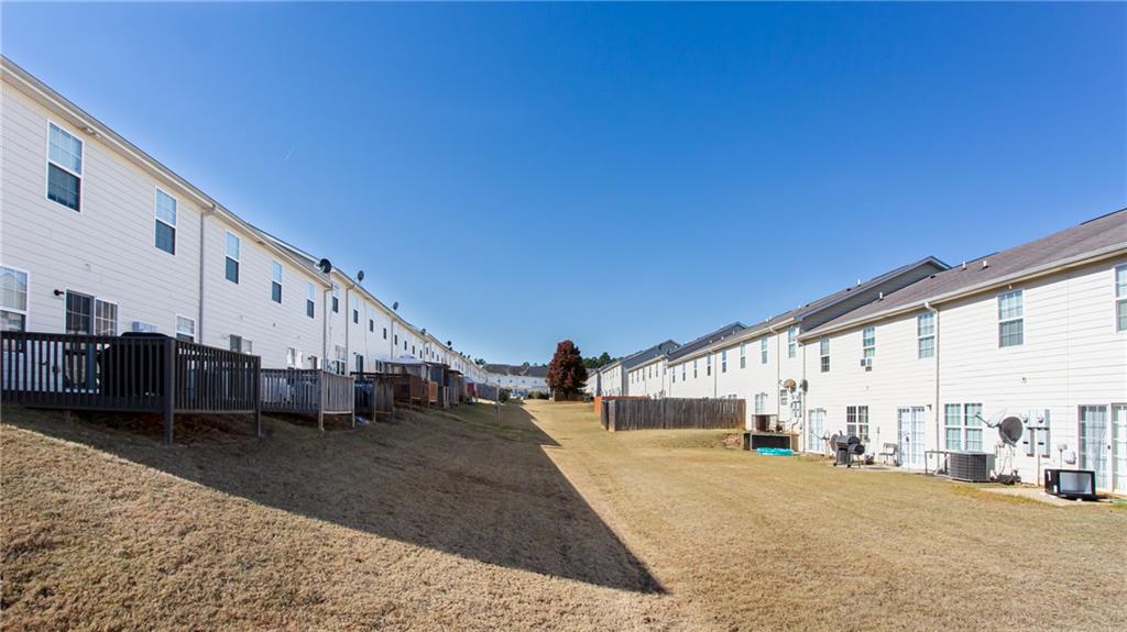 690 Georgetown Lane Jonesboro, GA 30236 - Photo 4 of 30 a view of a large building