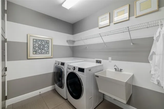 $999,000 | 826 Honeyflower Loop, Bradenton, FL 34212