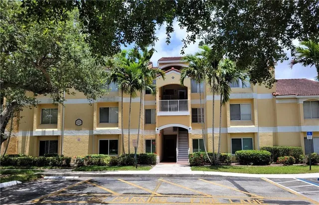 $2,500 | 2425 Northwest 33rd Street, Unit 1305, Oakland Park, FL 33309