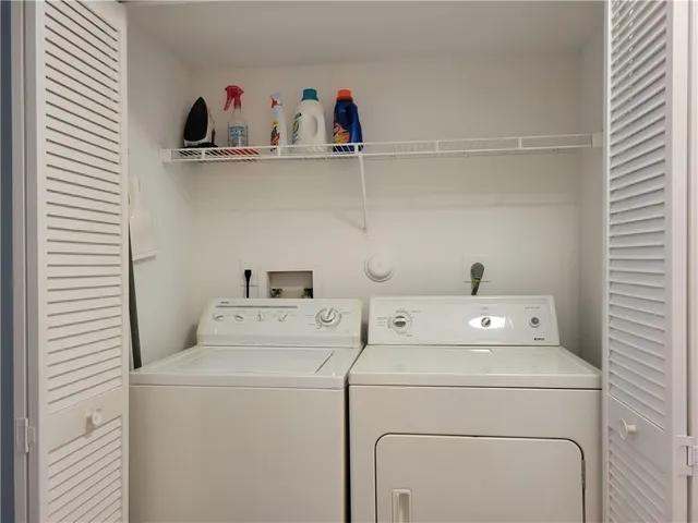 $2,300 | 2425 Northwest 33rd Street, Unit 1305, Oakland Park, FL 33309