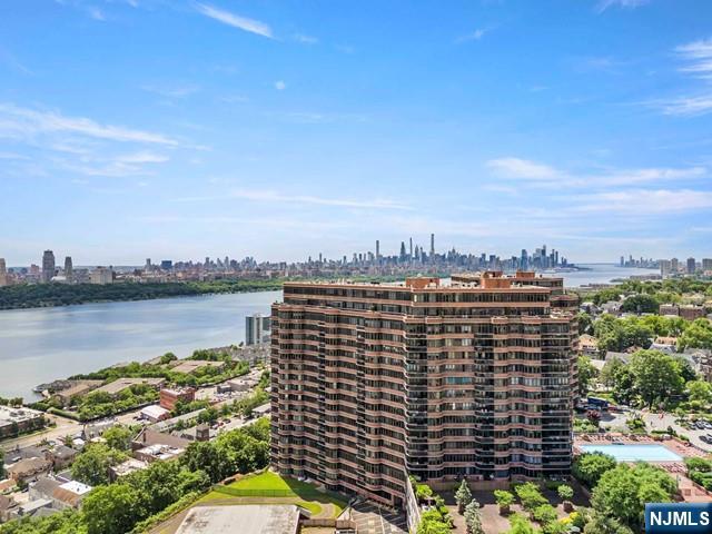 100 Carlyle Drive, Unit PHDN Cliffside Park, NJ 07010 - Photo 37 of 39 a view of a city