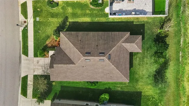 a view of a tennis court