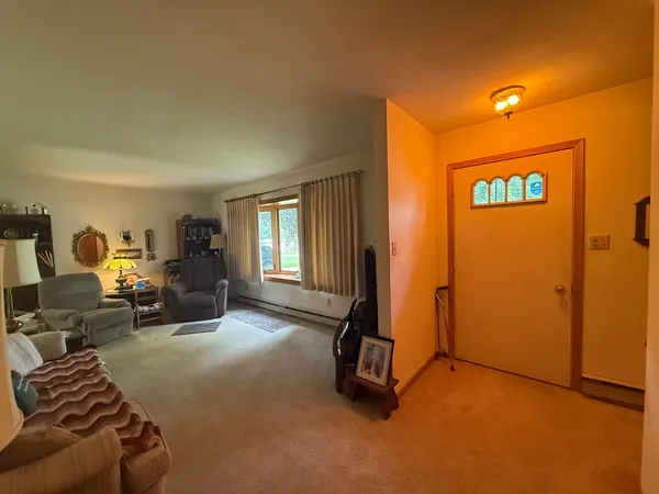 $185,000 | 1473 South Harlem Avenue, Freeport, IL 61032