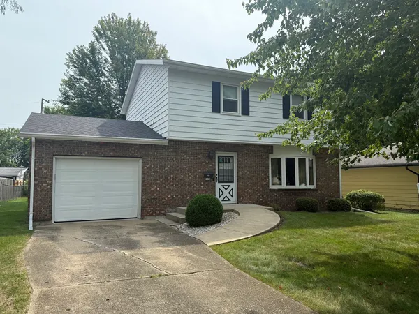 $185,000 | 1473 South Harlem Avenue, Freeport, IL 61032