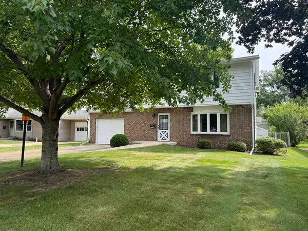 $185,000 | 1473 South Harlem Avenue, Freeport, IL 61032