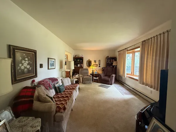 $185,000 | 1473 South Harlem Avenue, Freeport, IL 61032