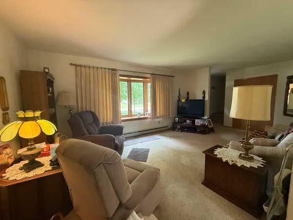 $185,000 | 1473 South Harlem Avenue, Freeport, IL 61032