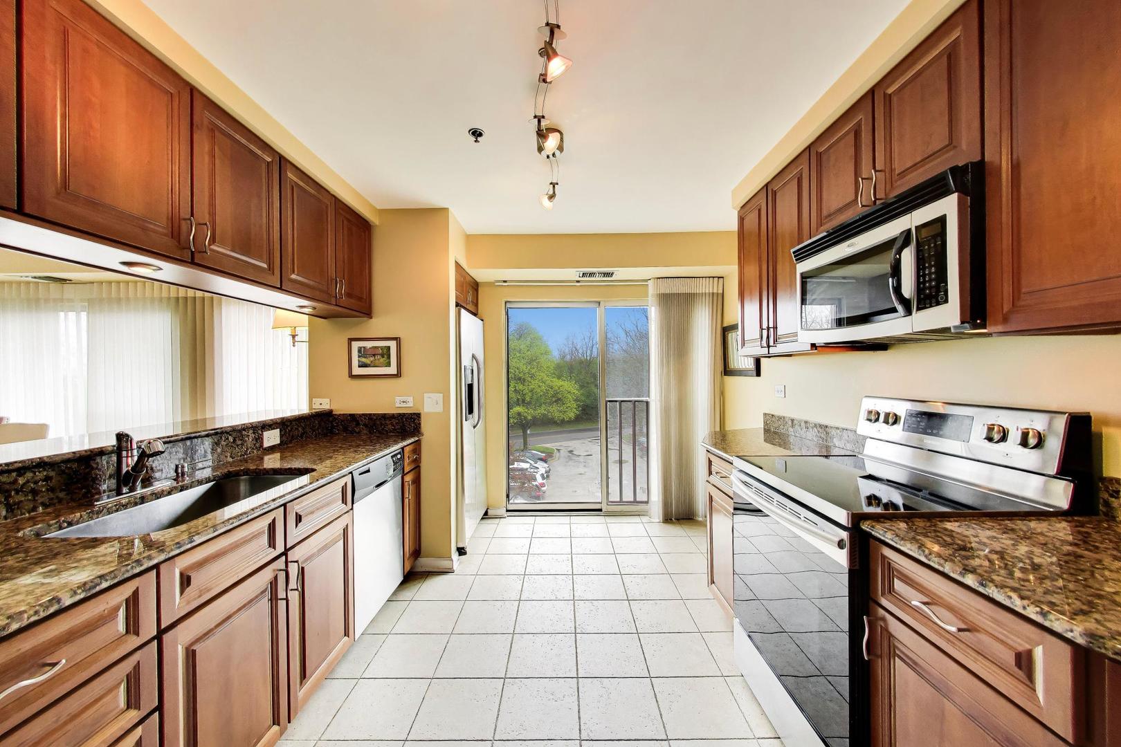 362 Kelburn Road, Unit 322 Deerfield, IL 60015 - Photo 12 of 31