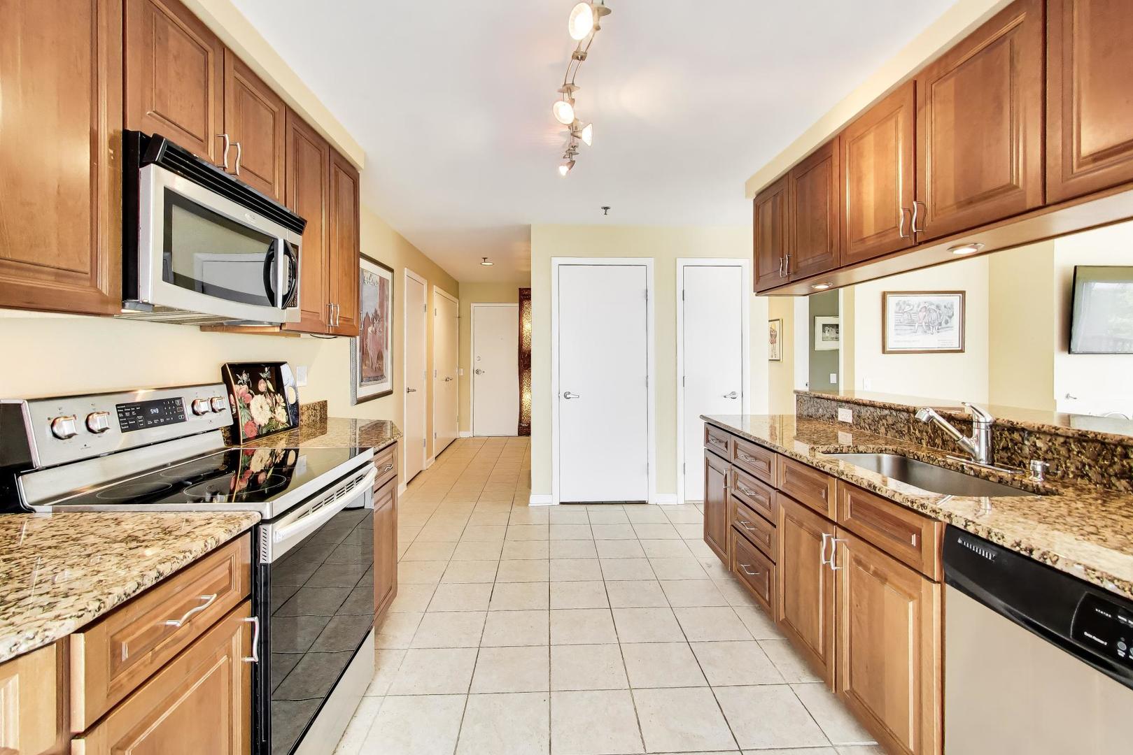 362 Kelburn Road, Unit 322 Deerfield, IL 60015 - Photo 14 of 31