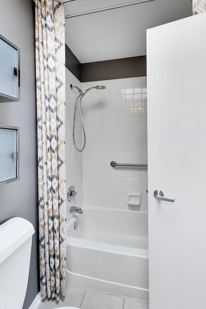 362 Kelburn Road, Unit 322 Deerfield, IL 60015 - Photo 20 of 31