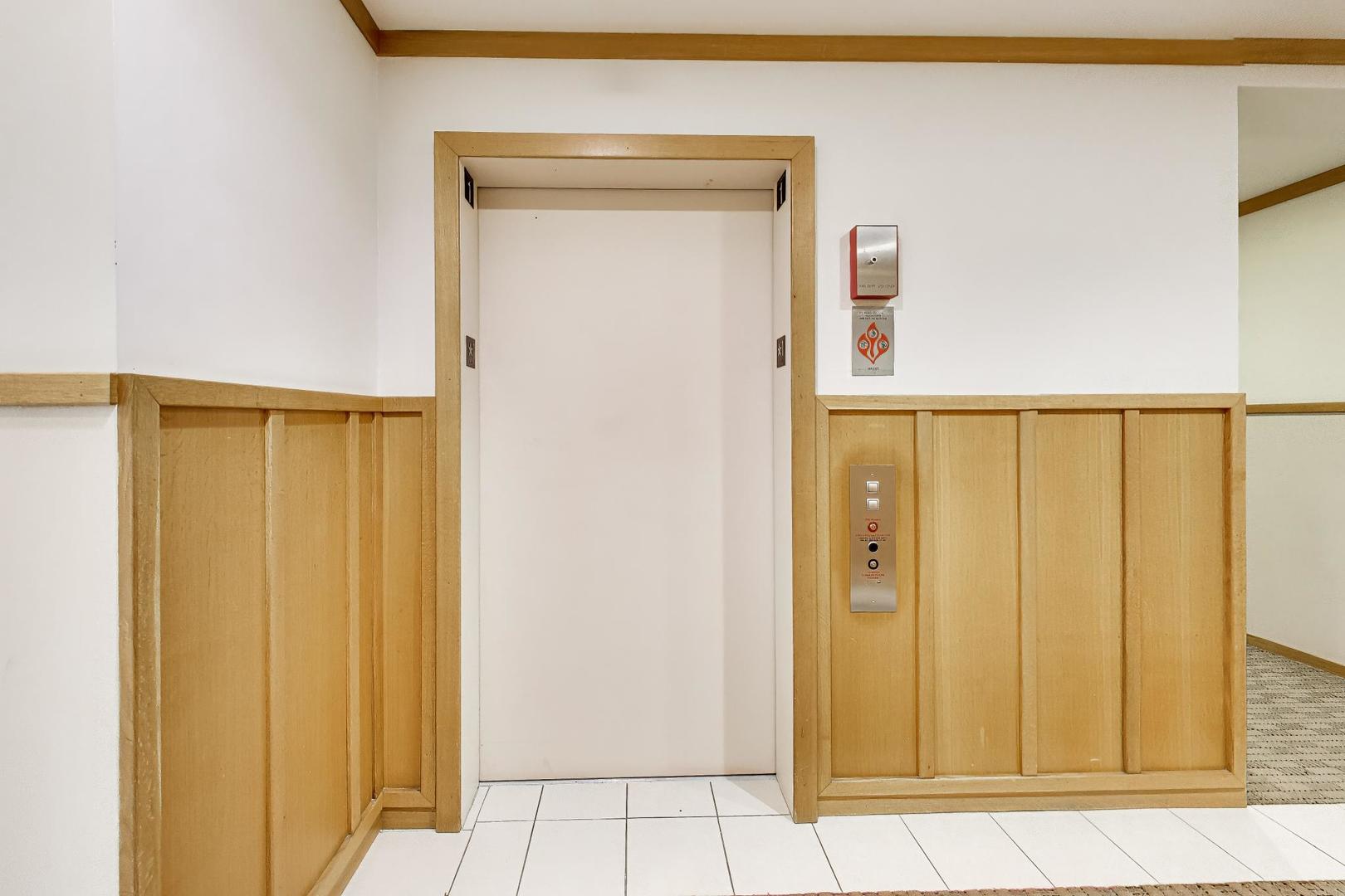 362 Kelburn Road, Unit 322 Deerfield, IL 60015 - Photo 2 of 31