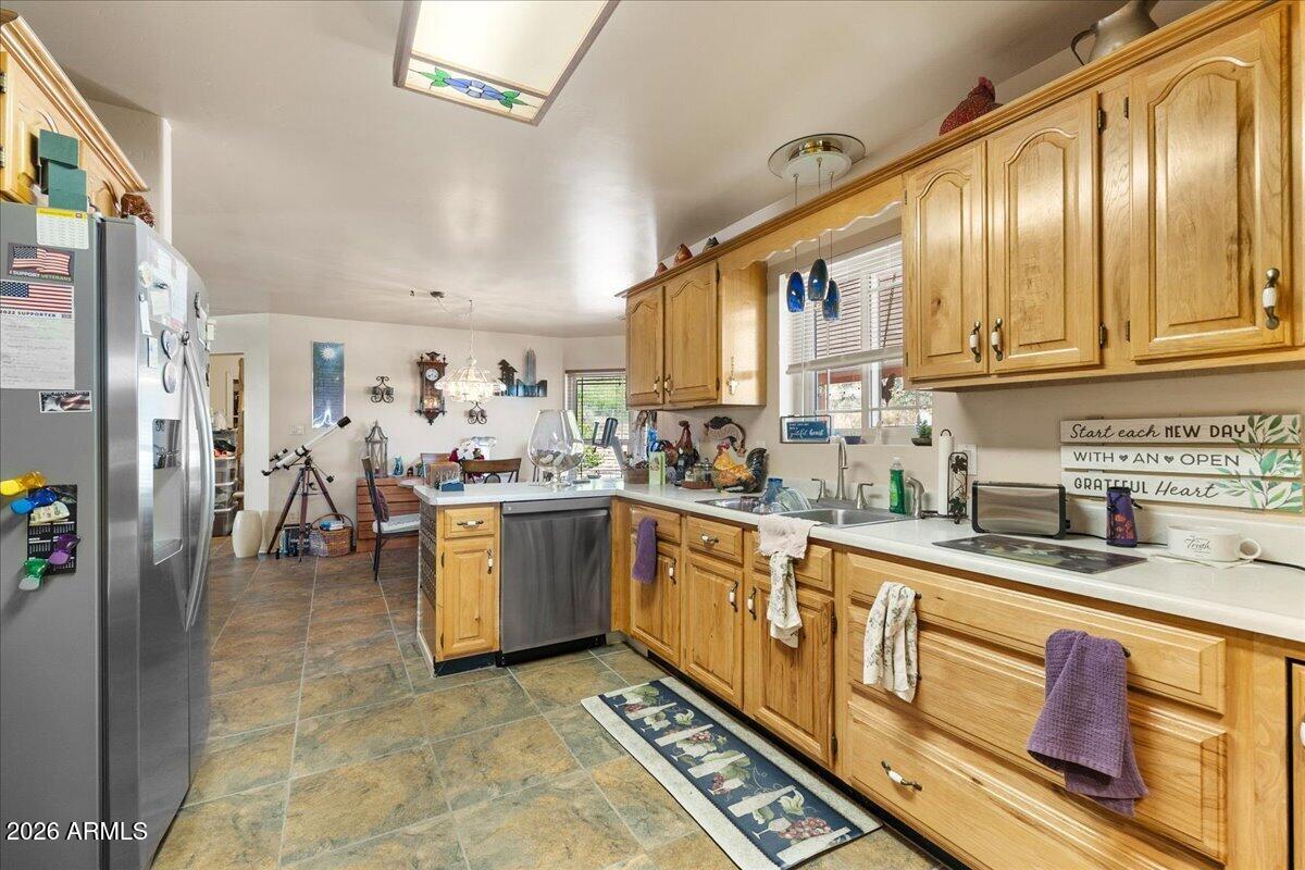 4275 East Sioux Way Rimrock, AZ 86335 - Photo 16 of 24 16-Kitchen