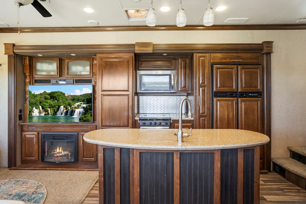 44 Pats Lane, Unit 45 Cascade, ID 83611 - Photo 12 of 34 Lots of Storage