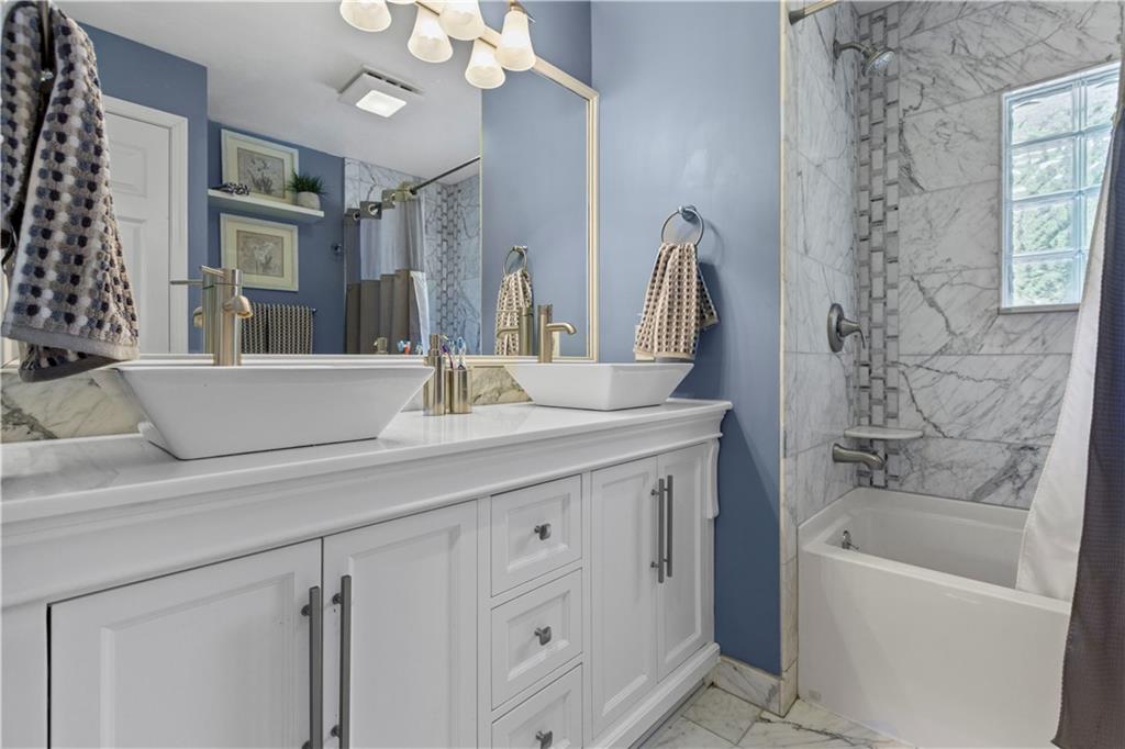 754 Franklin Road Mars, PA 16046 - Photo 11 of 25 Gallery Image 11