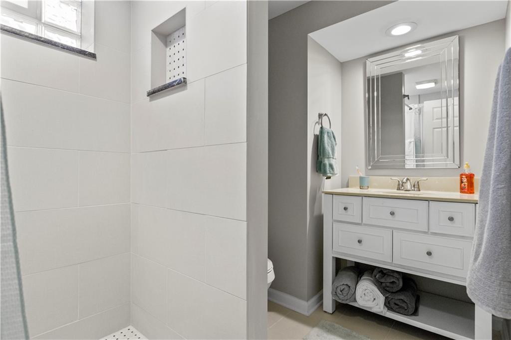 754 Franklin Road Mars, PA 16046 - Photo 20 of 25 Gallery Image 20