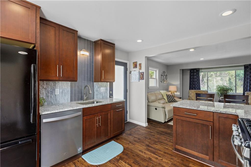 754 Franklin Road Mars, PA 16046 - Photo 6 of 25 Gallery Image 6