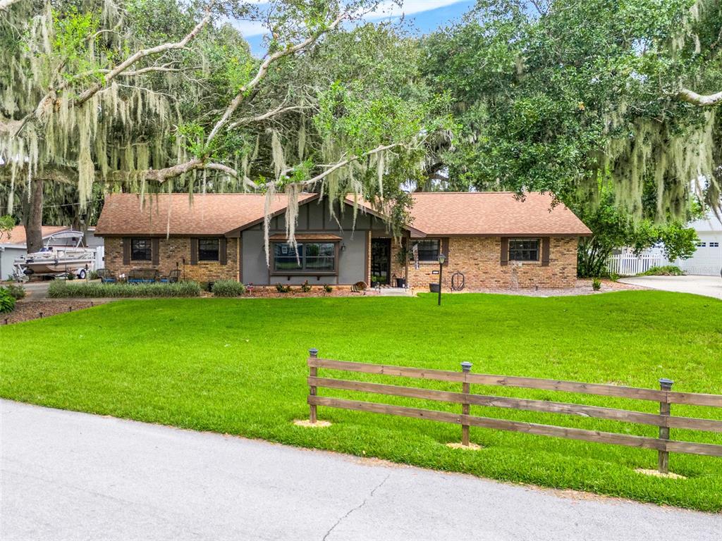 31946 Harris Road Tavares, FL 32778 - Photo 4 of 44 Gallery Image 4